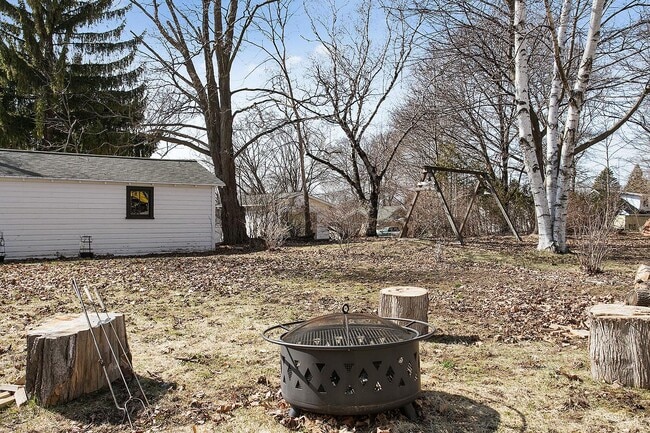 Building Photo - 705 N 5th Ave