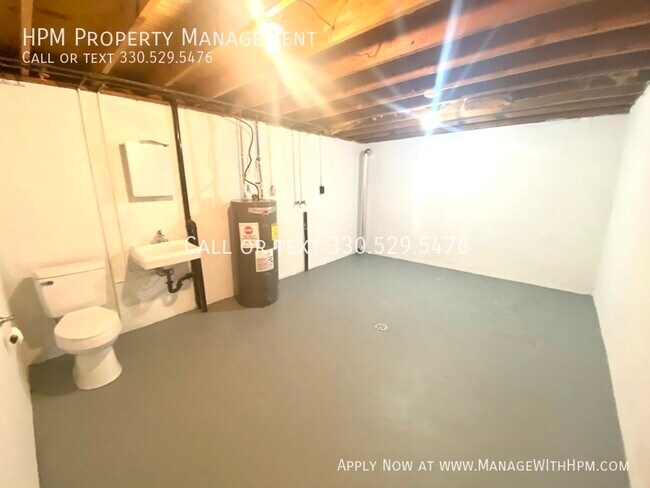 Building Photo - 1027 Pittsburg Ave NW