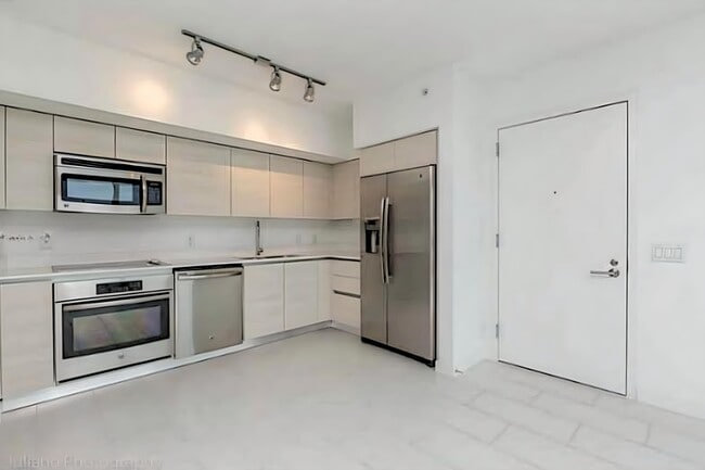 Building Photo - 4250 Biscayne Blvd