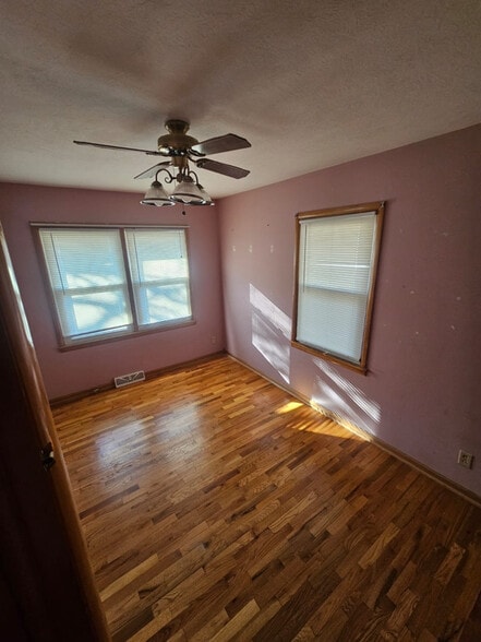 Building Photo - 821 W Spruce St