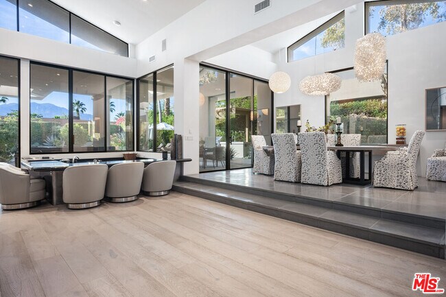 Building Photo - 6 Rocky Ln