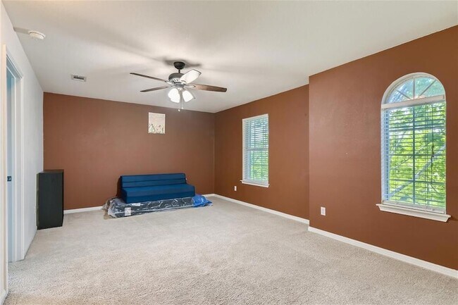 Building Photo - 1504 Weatherford Dr