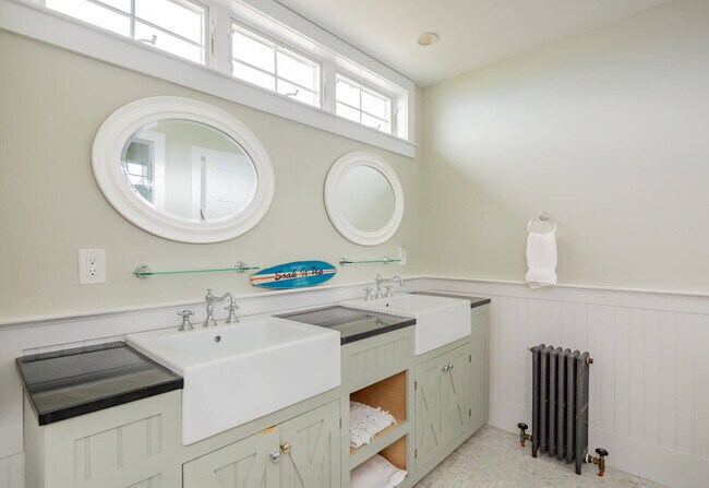 Building Photo - 131 S Edgemere St