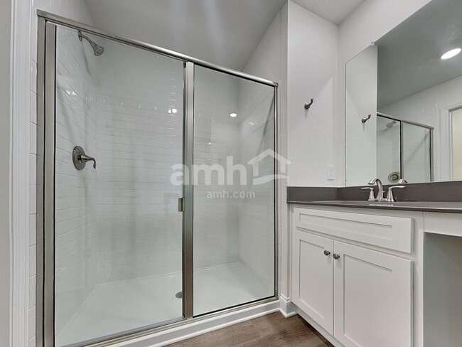 Building Photo - 940 Grafton Ridge Dr