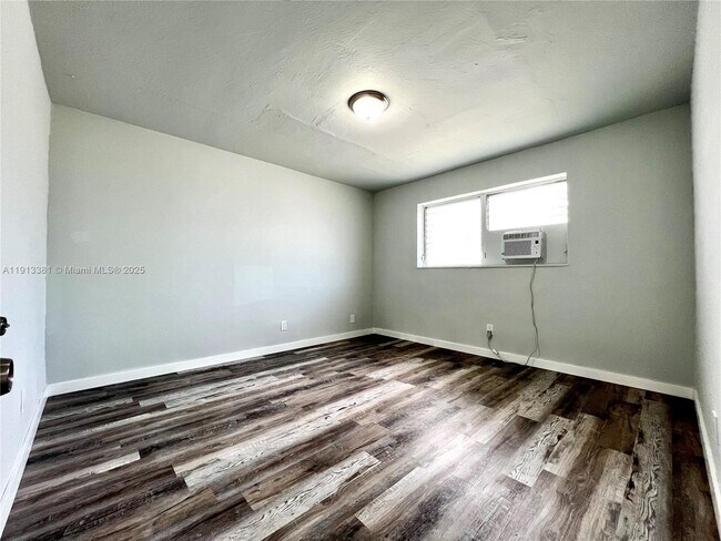 Building Photo - 829 NW 10th St