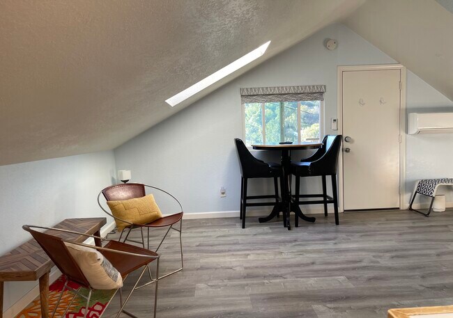 Building Photo - 16979 East Ln