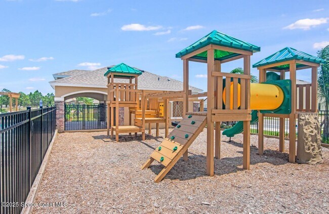 Building Photo - 975 Remington Green Dr SE