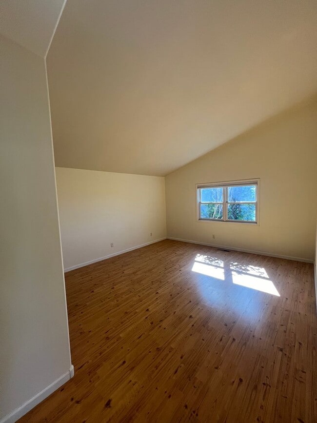 Building Photo - Located on Bridger Golf Course