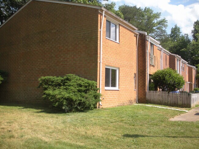 Building Photo - 79 Chestnut Dr