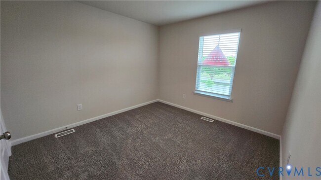 Building Photo - 6013 Banyan Ln