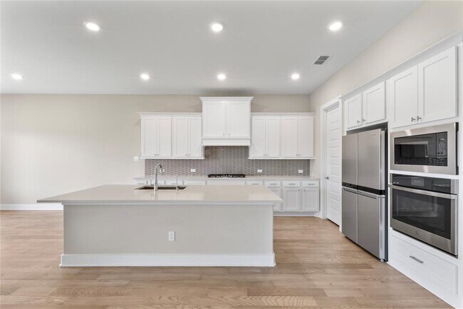 Building Photo - 24815 Pavonia Lake Ln