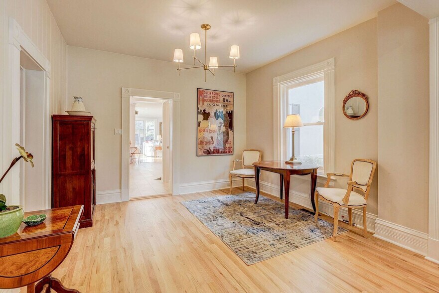 Building Photo - 2105 S Fillmore St