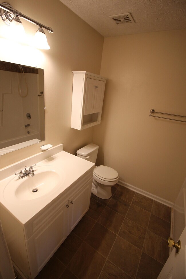 Building Photo - 7138 Summerlin Dr