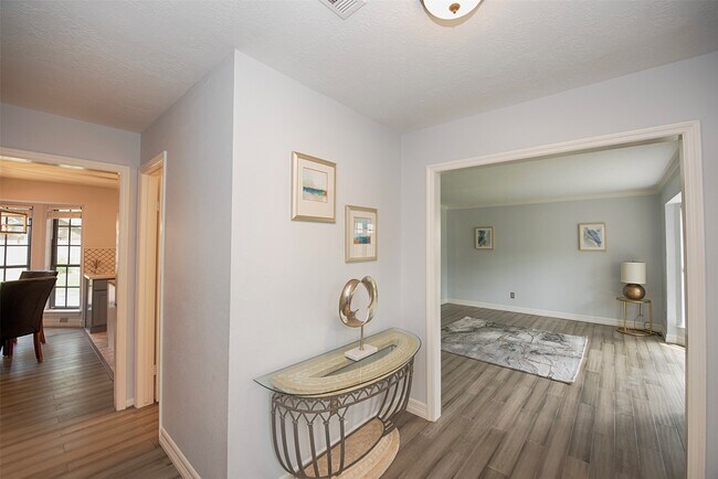 Building Photo - 2030 Cutter Dr