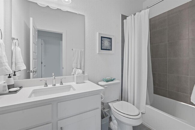 Building Photo - 16913 Adoro Dr