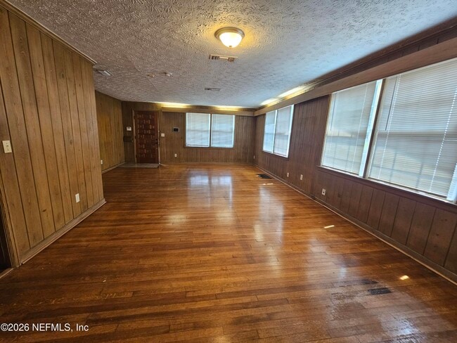 Building Photo - 444 Alder St