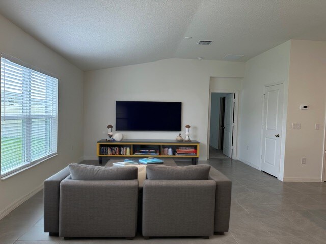 Building Photo - 3452 Barringer Dr SE