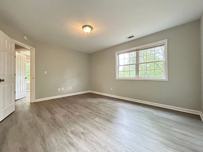 Building Photo - 190 Stanhope Cir NW