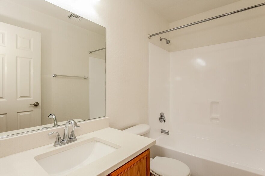 Building Photo - 12913 N 127th Ln