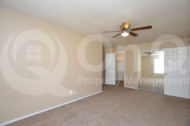 Building Photo - 6052 W Golden Ln
