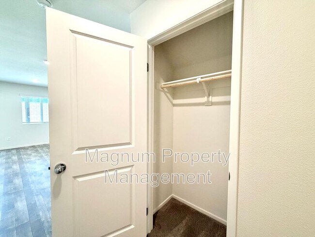 Building Photo - 31097 Water Beech Dr