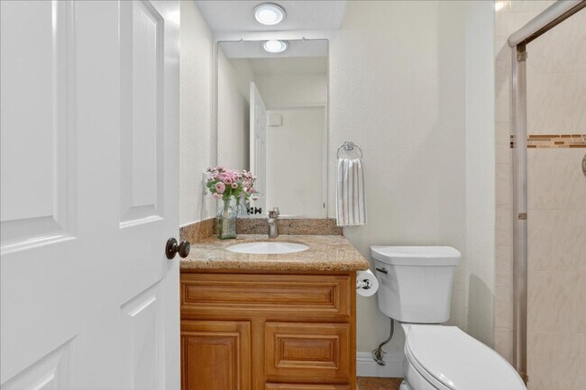 Building Photo - Toro Sunshine Expansive 4 Bed/ 3 Bath Home!