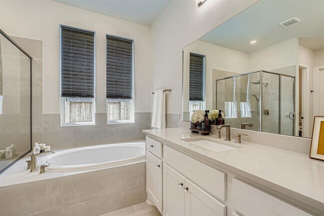Building Photo - 9818 Wright Dr