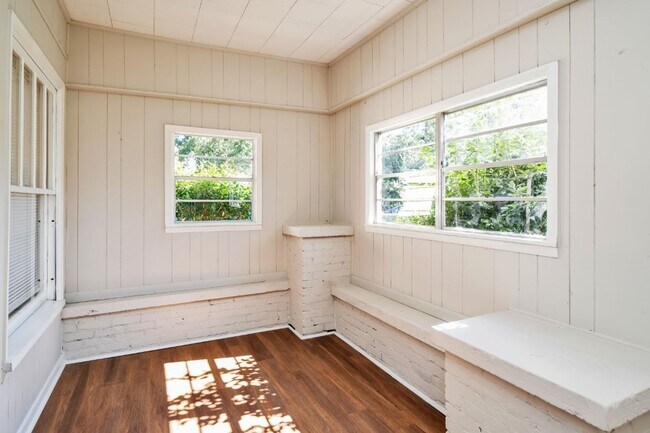 Building Photo - Plenty of Space Inside & Out – 4BR/2BA in ...