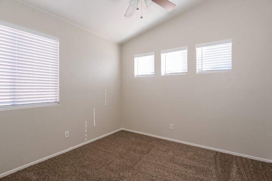 Building Photo - 2110 Big Boulder Dr