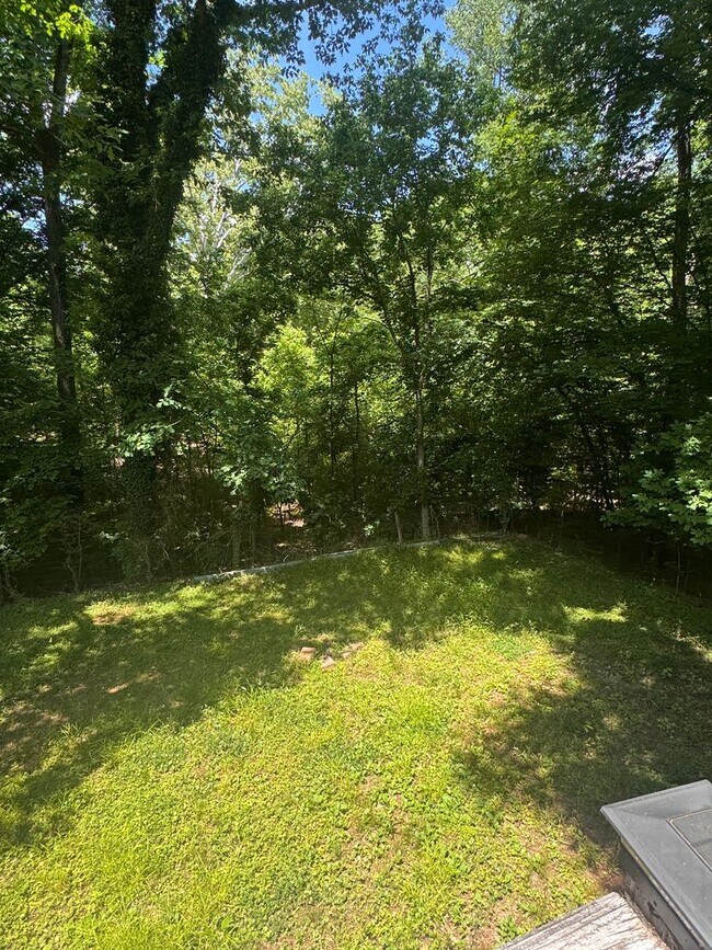 Building Photo - 1120 Sweetwater Cir