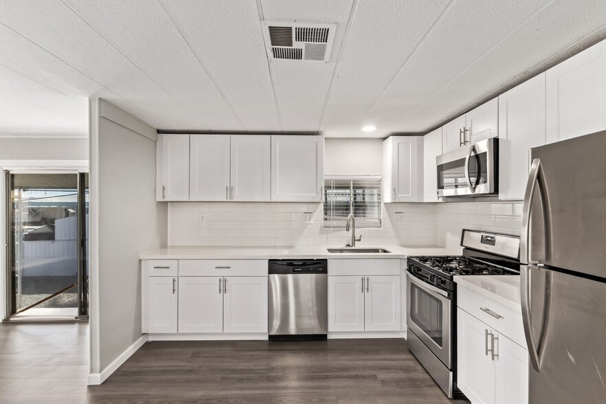 Building Photo - 303 S Recker Rd