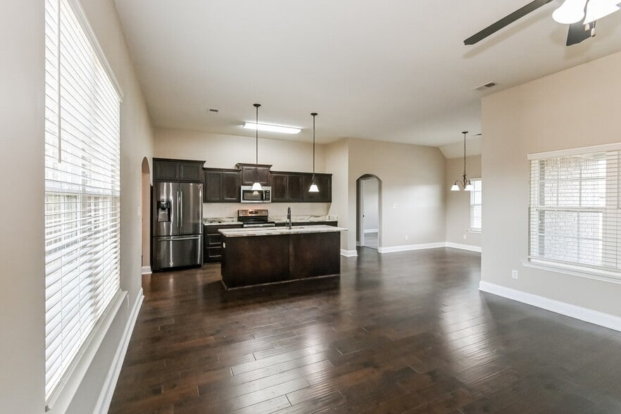 Building Photo - 3677 Dorrie Cir