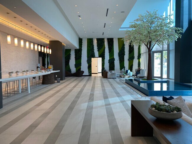 Building Photo - 851 NE 1st Ave