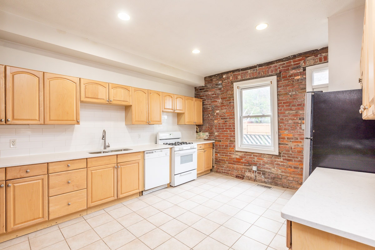 Building Photo - 132 S 20th St