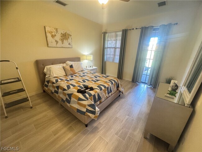 Building Photo - 11908 Izarra Way