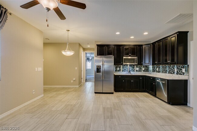 Building Photo - 12351 Champions Tour Dr