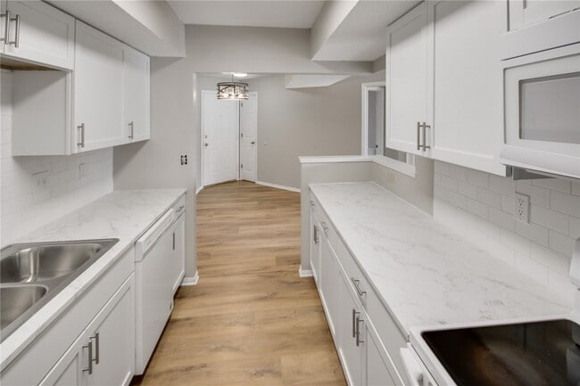 Building Photo - 321 Shirley Ridge Dr