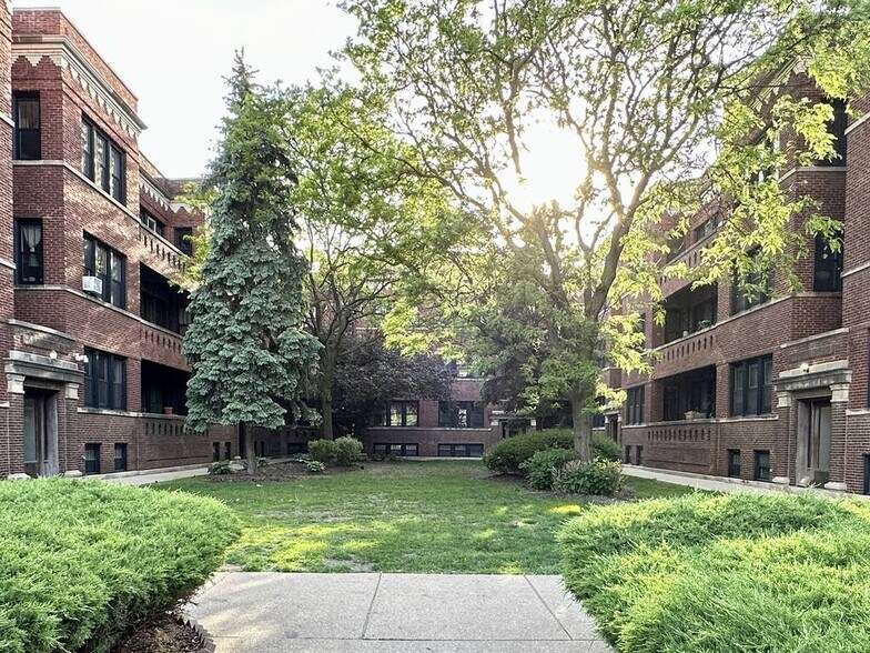 Primary Photo - 2522 N Kedzie Blvd