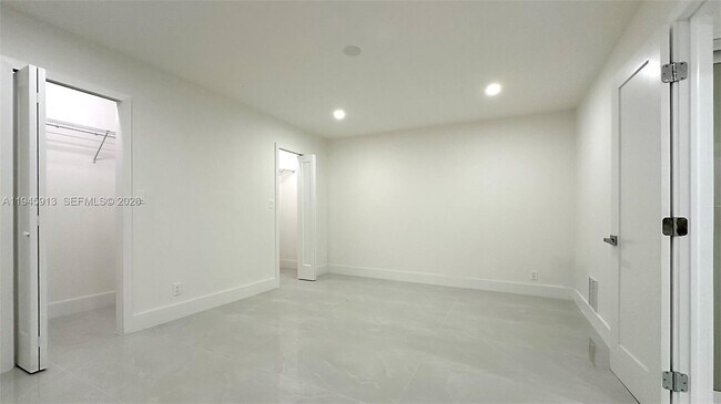 Building Photo - 2750 NE 183rd St