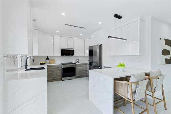 Building Photo - 1840 NE 199th St