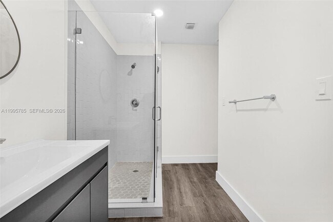 Building Photo - 1730 Acapulco Dr