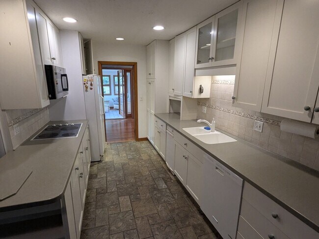 Building Photo - 29 Ridgecrest Rd