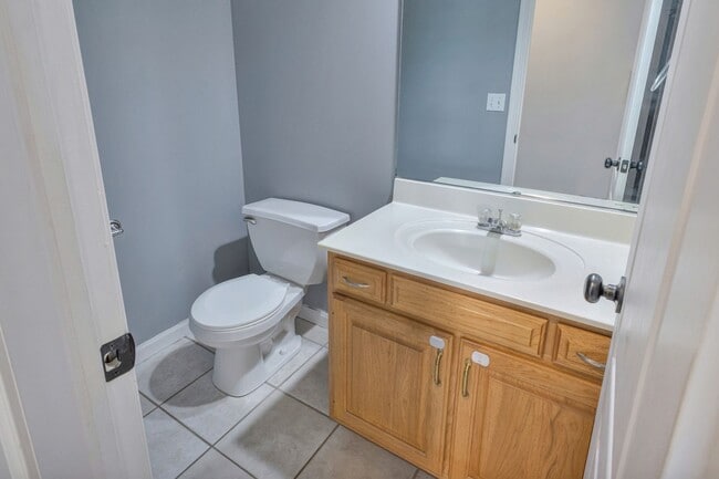 Building Photo - Turnberry Ridge – 3 Bedroom, 2.5 Bath Zero-Lot Home with 2-Car Garage