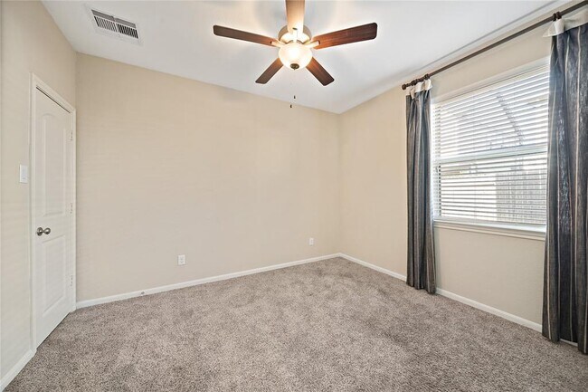 Building Photo - 5554 Sallow Bay Ln