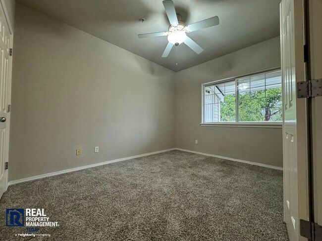 Building Photo - Beautiful 3 Bedroom Condo in Renton, WA!