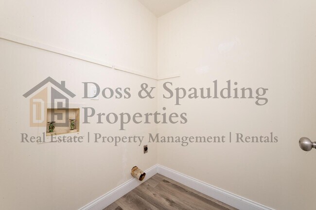 Building Photo - 3624 Heathrow Dr
