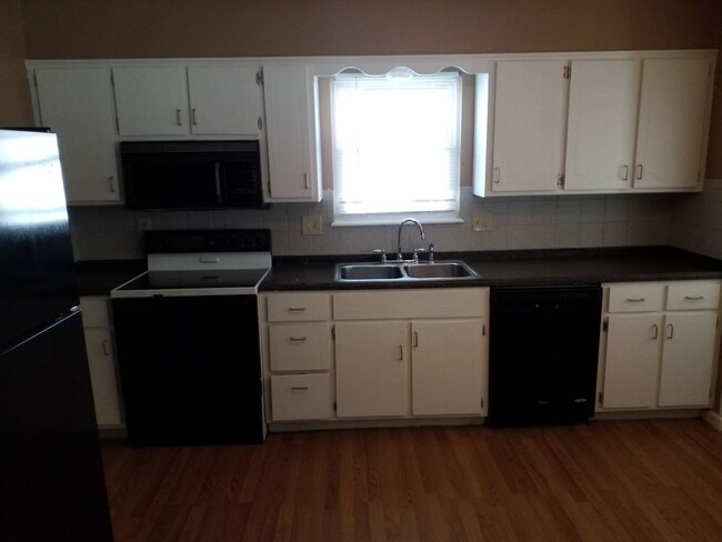Building Photo - Coming Soon!! Large Family SF Newly Renova...