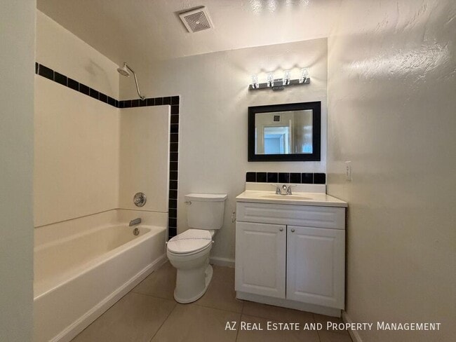 Building Photo - 6723 W Encanto Blvd