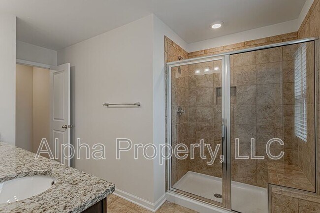 Building Photo - 420 Yellow Fox Rd