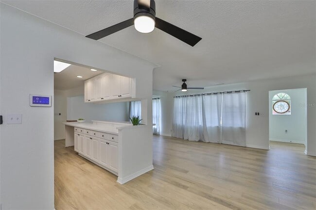 Building Photo - 6145 1st Ave N